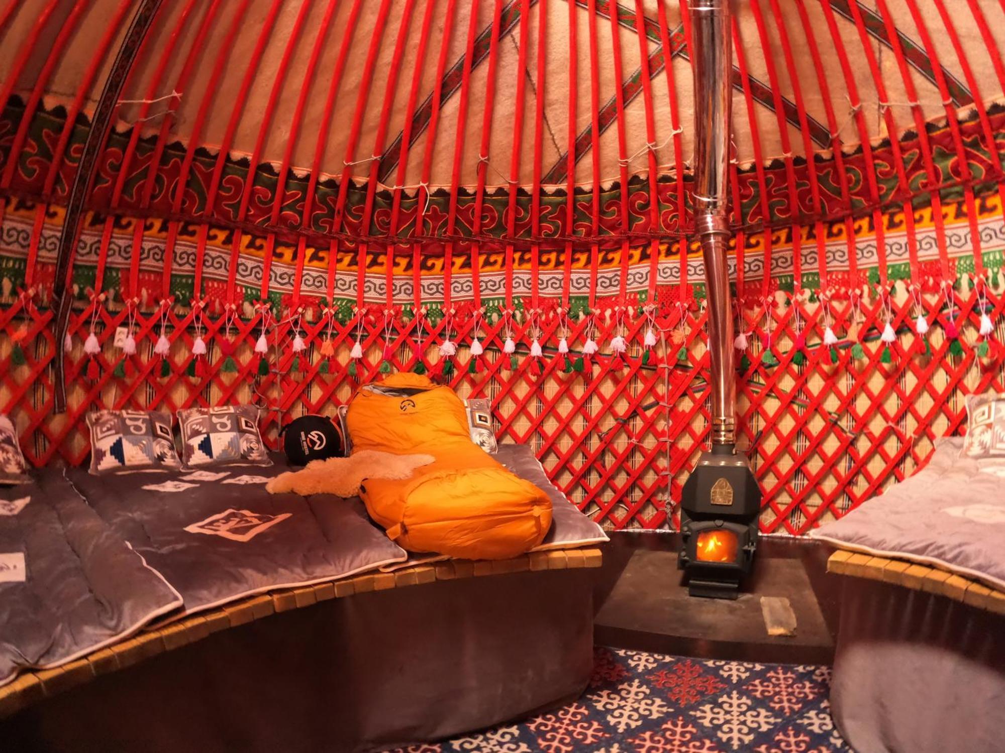 Mine Hostel Dzhergalan Jyrgalan 외부 사진