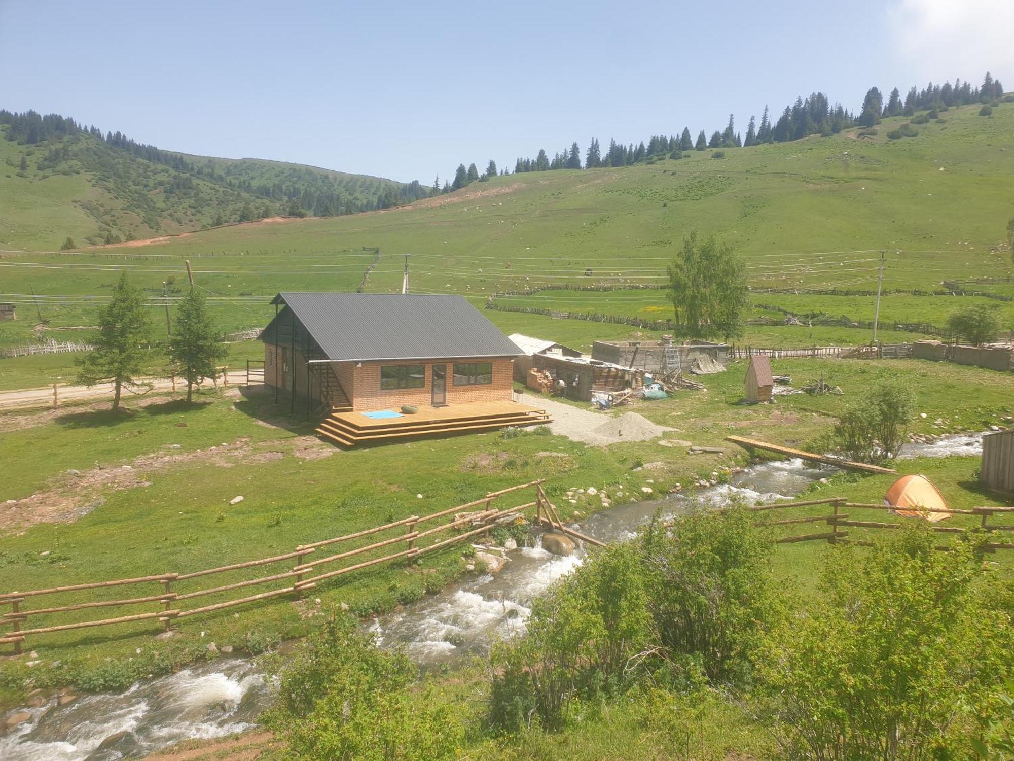 Mine Hostel Dzhergalan Jyrgalan 외부 사진
