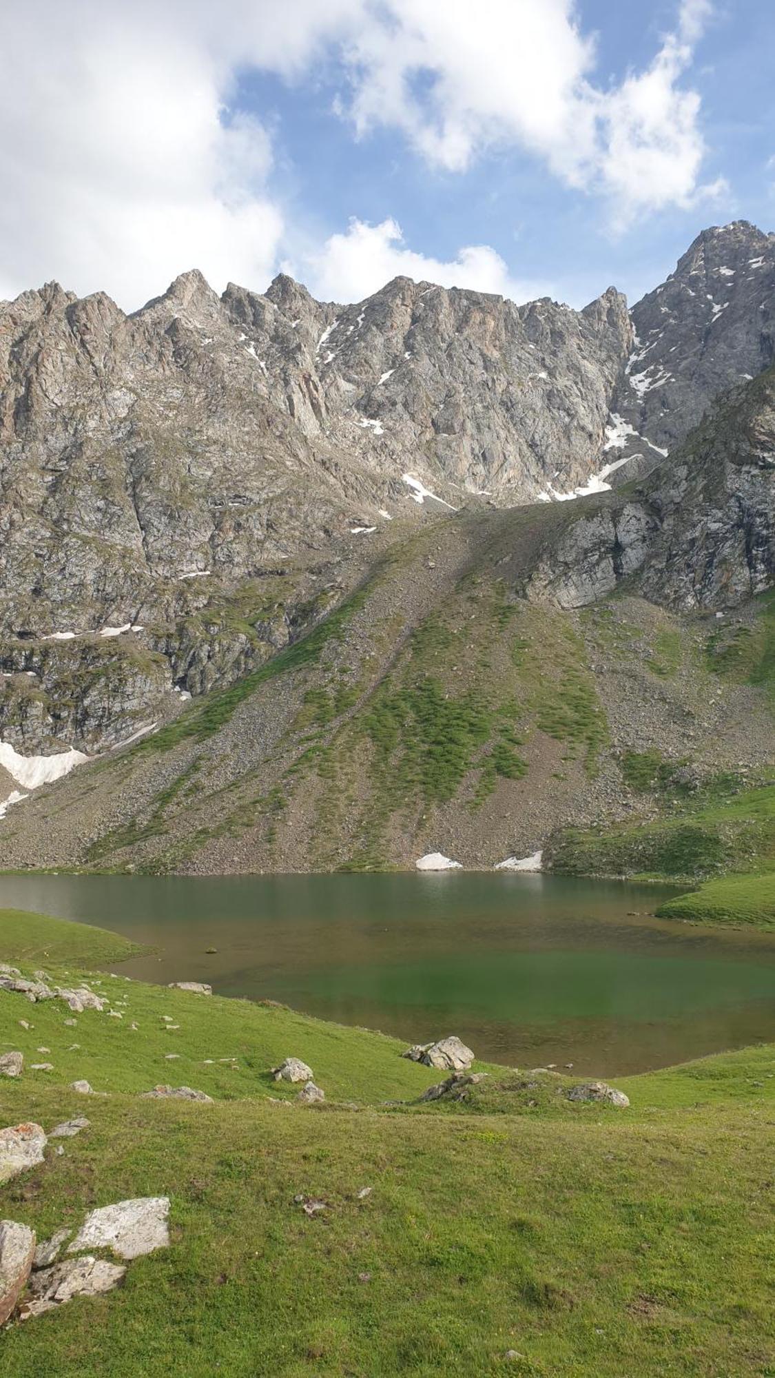 Mine Hostel Dzhergalan Jyrgalan 외부 사진