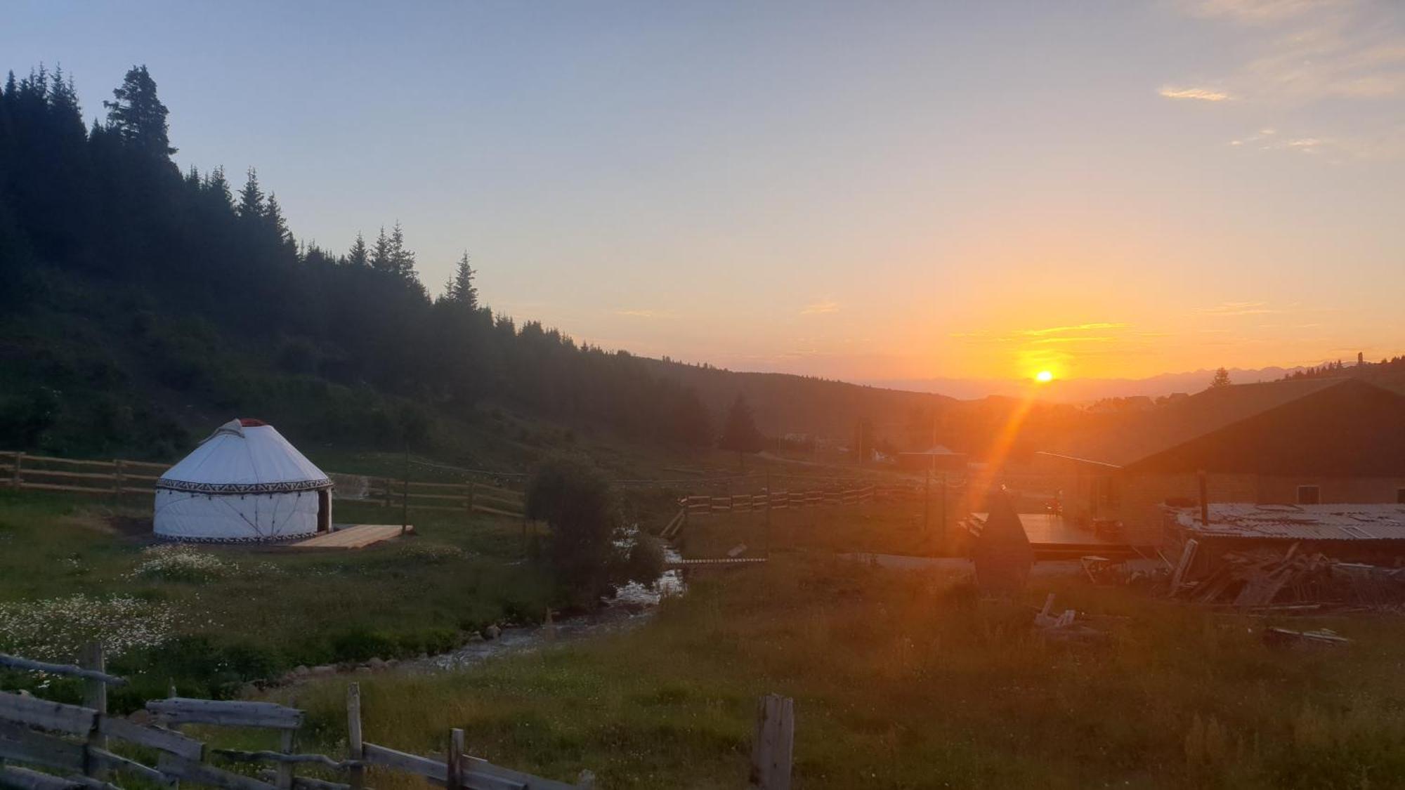 Mine Hostel Dzhergalan Jyrgalan 외부 사진