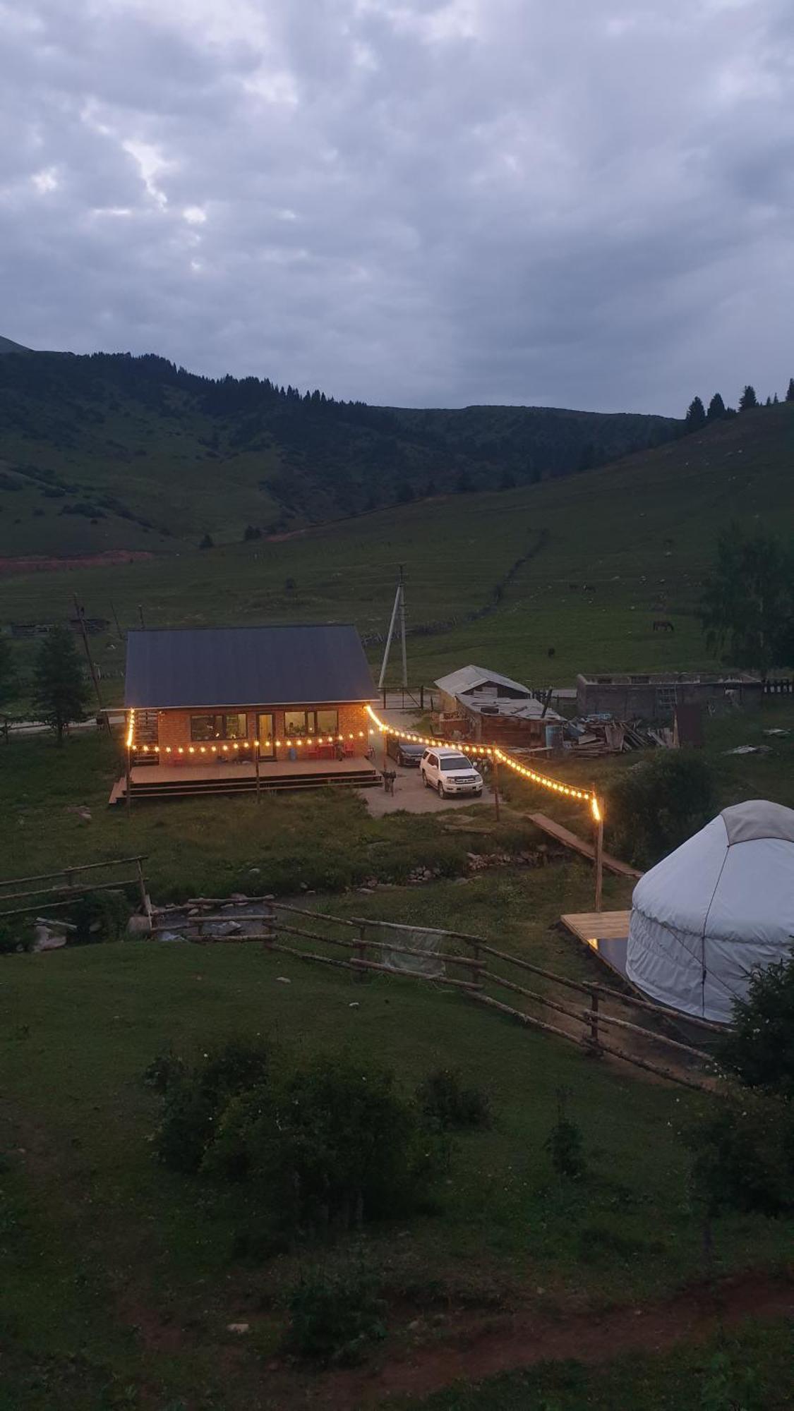 Mine Hostel Dzhergalan Jyrgalan 외부 사진