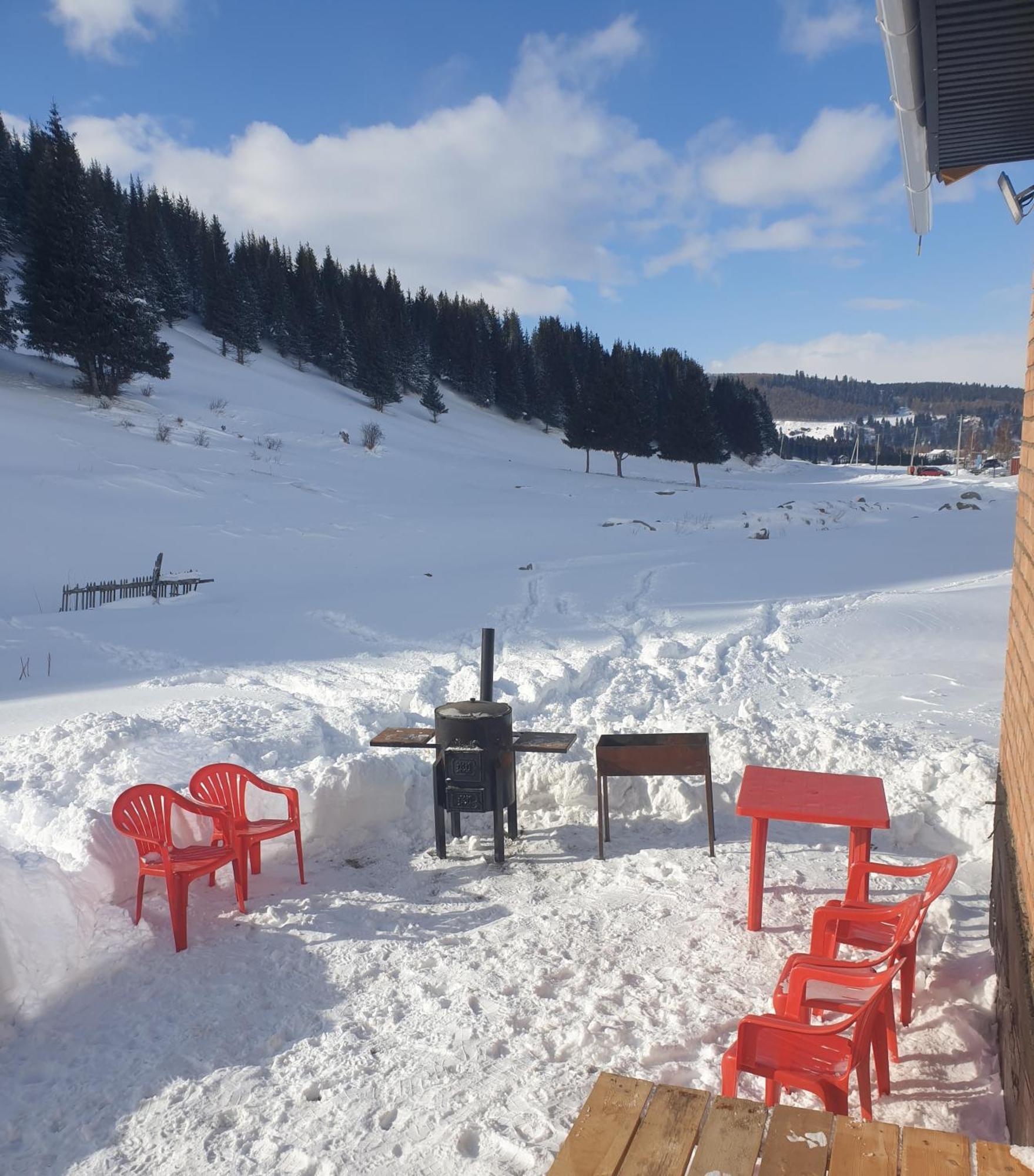 Mine Hostel Dzhergalan Jyrgalan 외부 사진